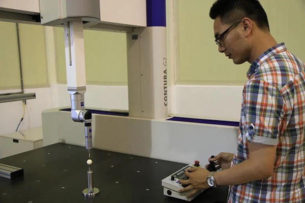 桥式南岸三坐标测量机